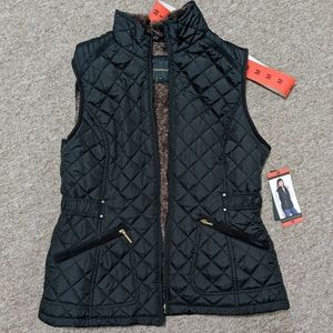 Black medium quilted Weatherproof vest new with tags
